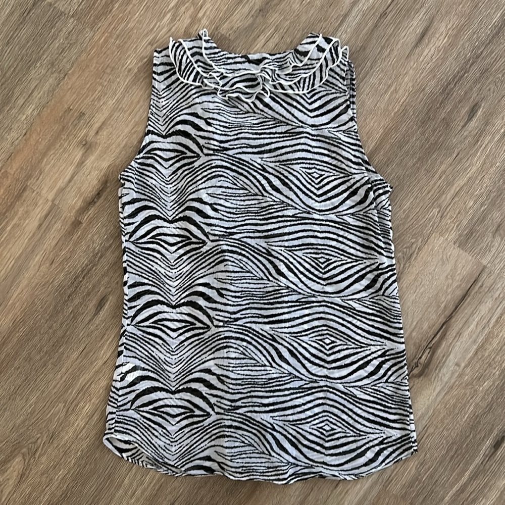ADORE Zebra Ruffle V-Neck Tank Top - Picture 4 of 5